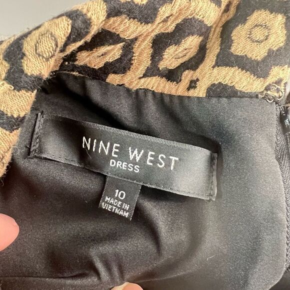 🔥🔥5 for $25🔥🔥 Nine West Allover Print Sleeveless Roll Collar Tan Knit Sheath - Picture 8 of 10